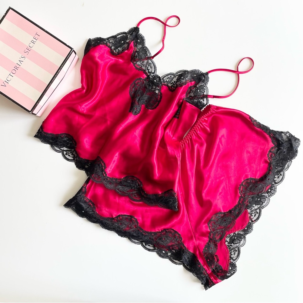 Vintage Victoria’s Secret MEDIUM red satin and lace cami shortie lingerie set